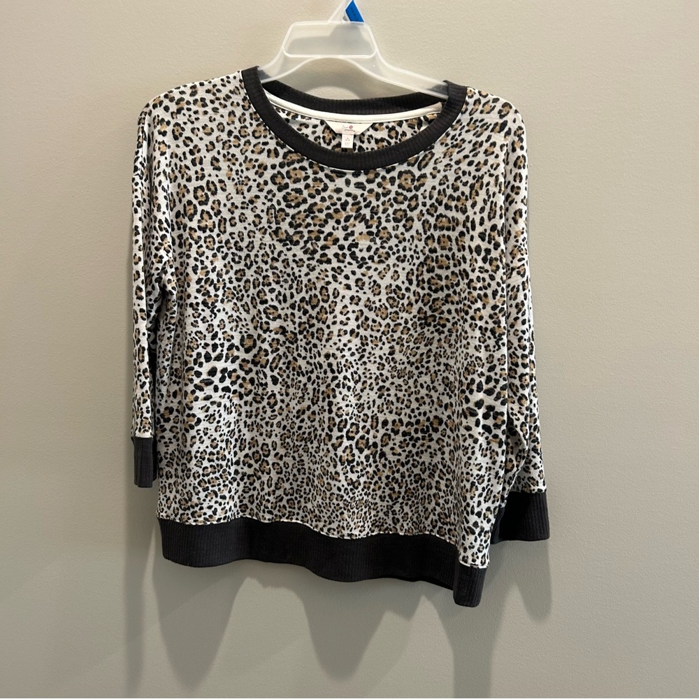 Leopard Print Women's Sleep Top - Grey and White size Medium